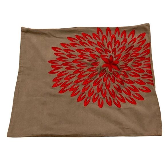 2 22” x 24” Pillow Covers Grey with Red Embroidered Flower Sunburst Full Zip Was - Picture 2 of 16